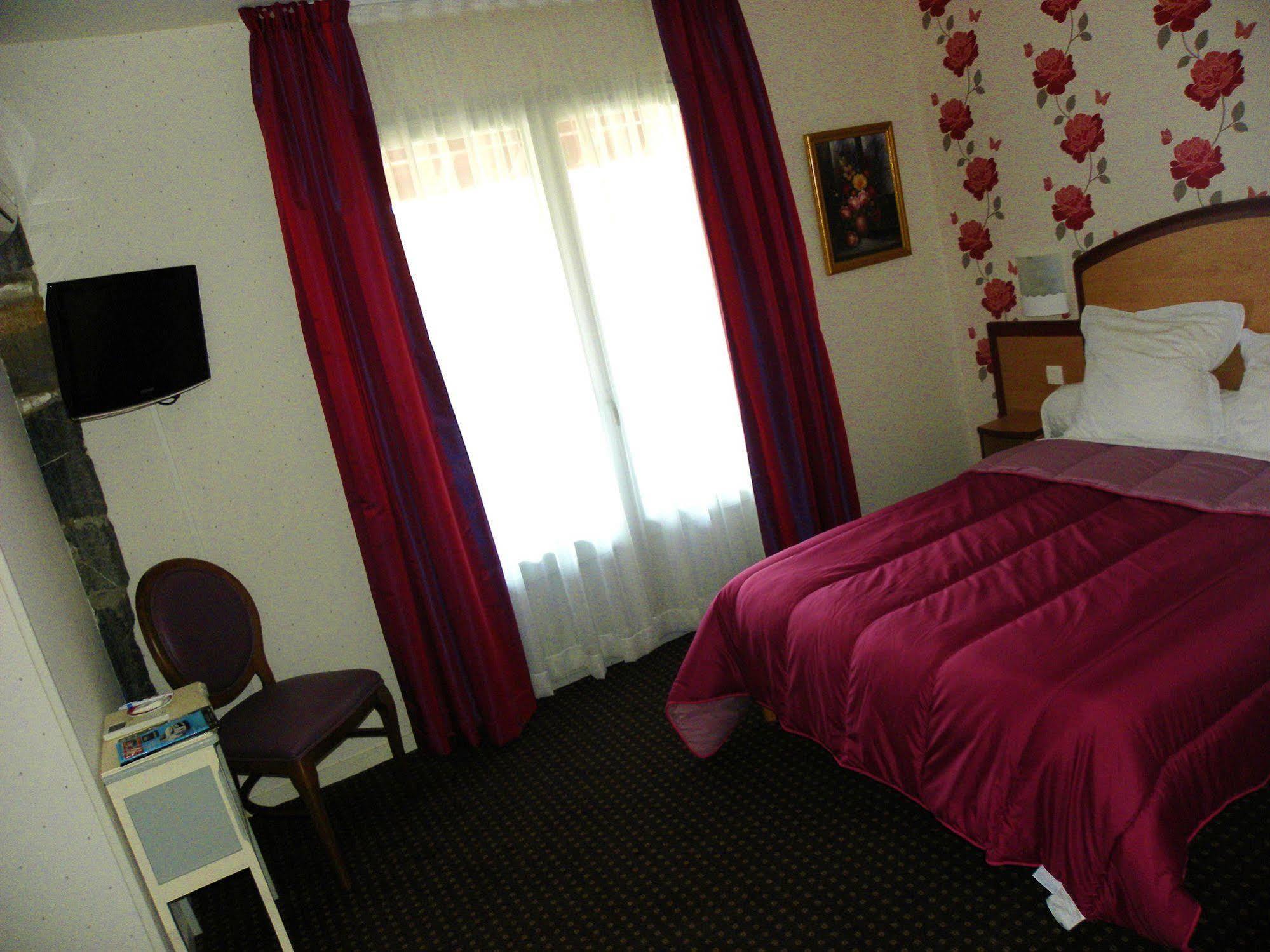 Hotel Ursula Cambo-les-Bains Buitenkant foto