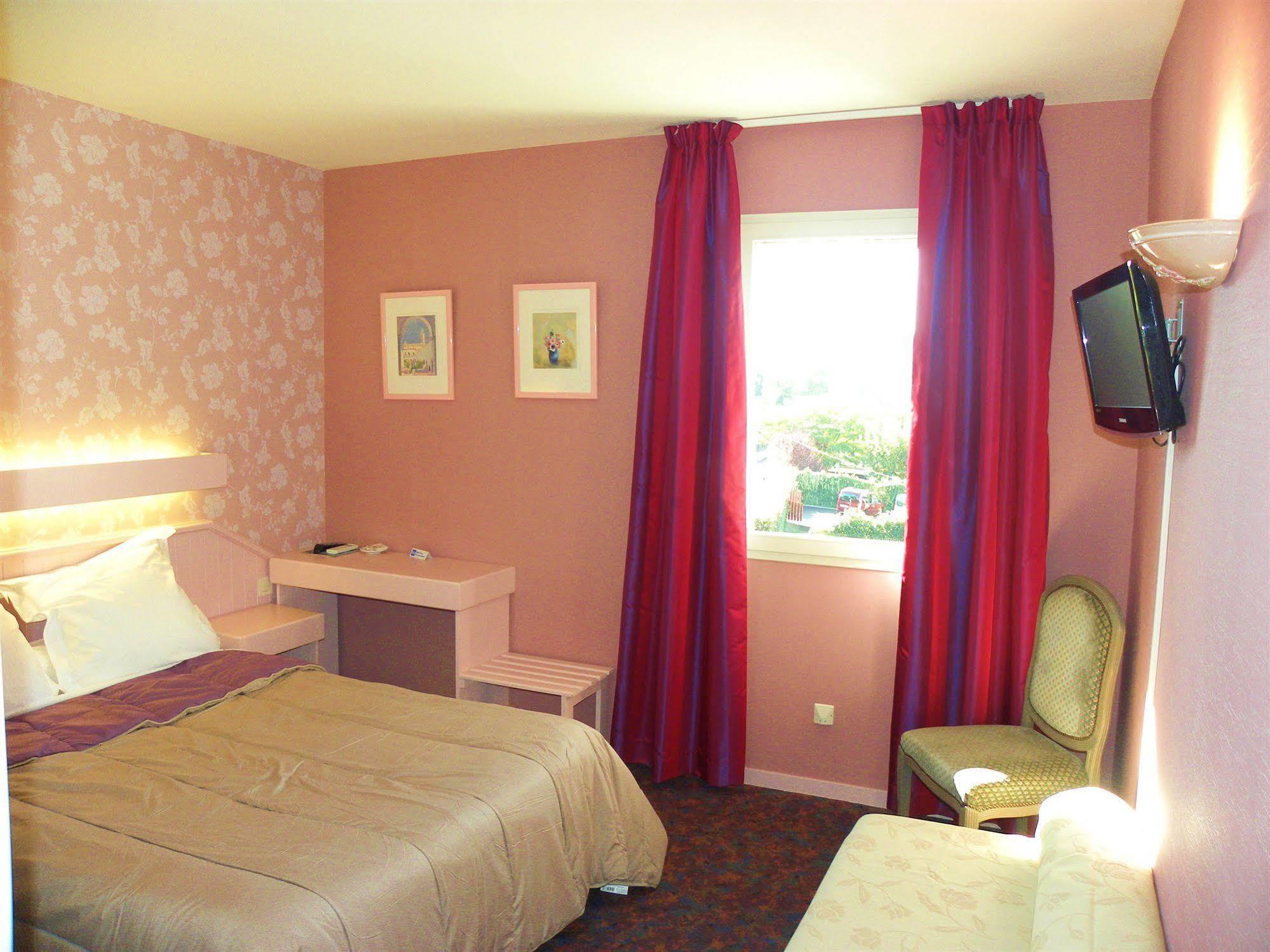 Hotel Ursula Cambo-les-Bains Buitenkant foto